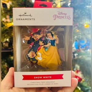 ✨Hallmark Disney Princess Snow White Ornament – New in Box ✨